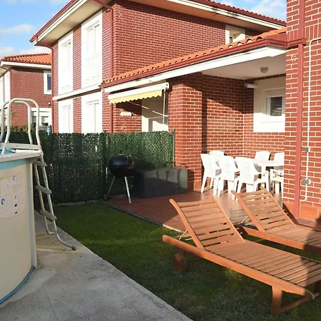 Chalet Con Piscina A 5 Min Playa Hébergement de vacances